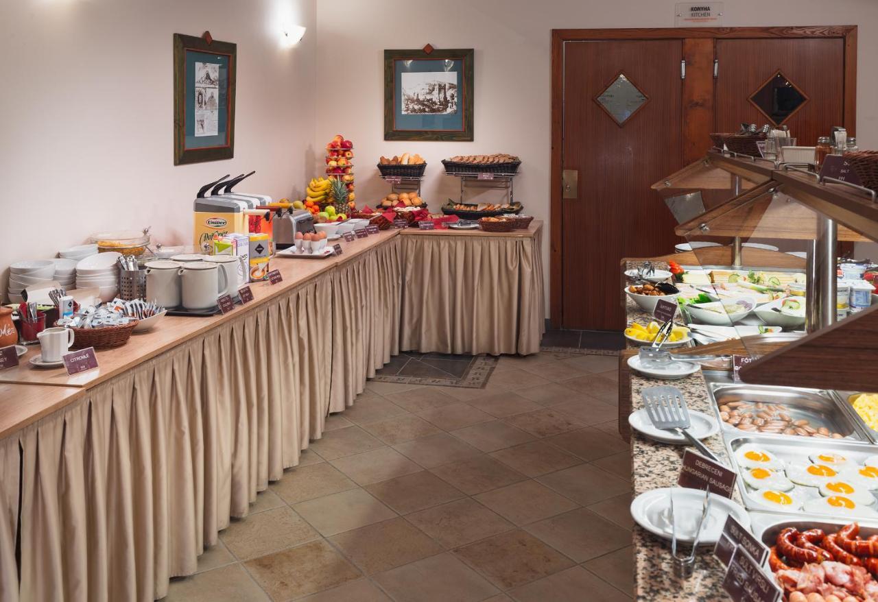Honti Panzio Hotel Visegrad Bagian luar foto