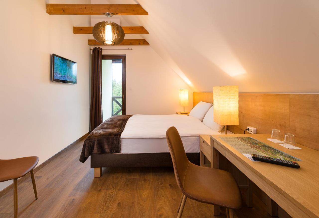 Honti Panzio Hotel Visegrad Bagian luar foto